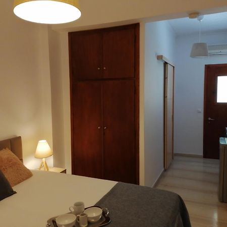 Aronis Apartments Benitses  Luaran gambar