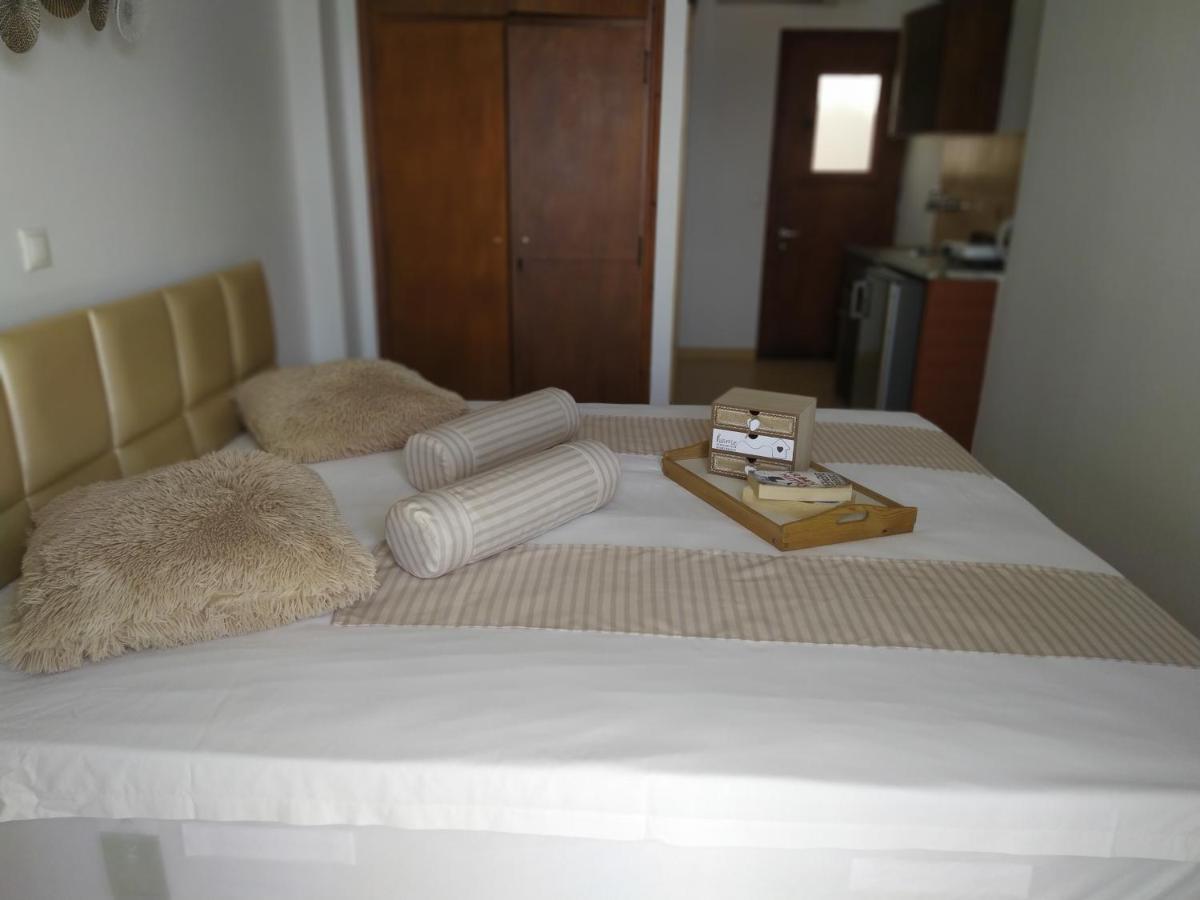 Aronis Apartments Benitses  Luaran gambar