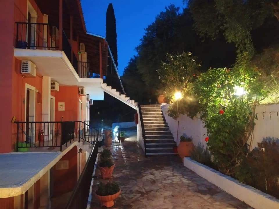 Aronis Apartments Benitses  Luaran gambar