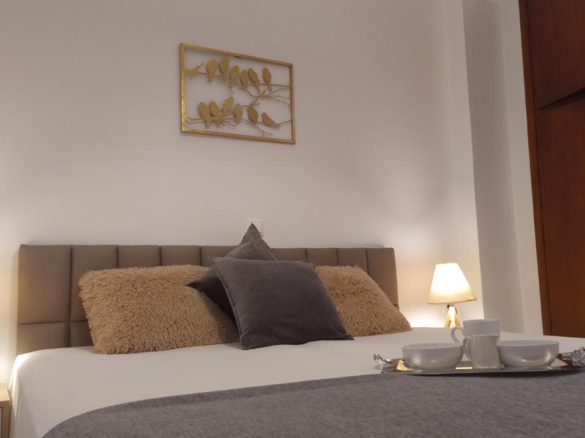 Aronis Apartments Benitses  Luaran gambar
