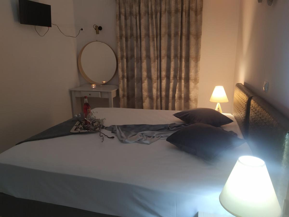 Aronis Apartments Benitses  Luaran gambar