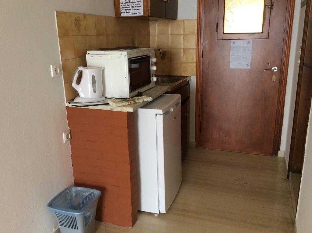 Aronis Apartments Benitses  Luaran gambar