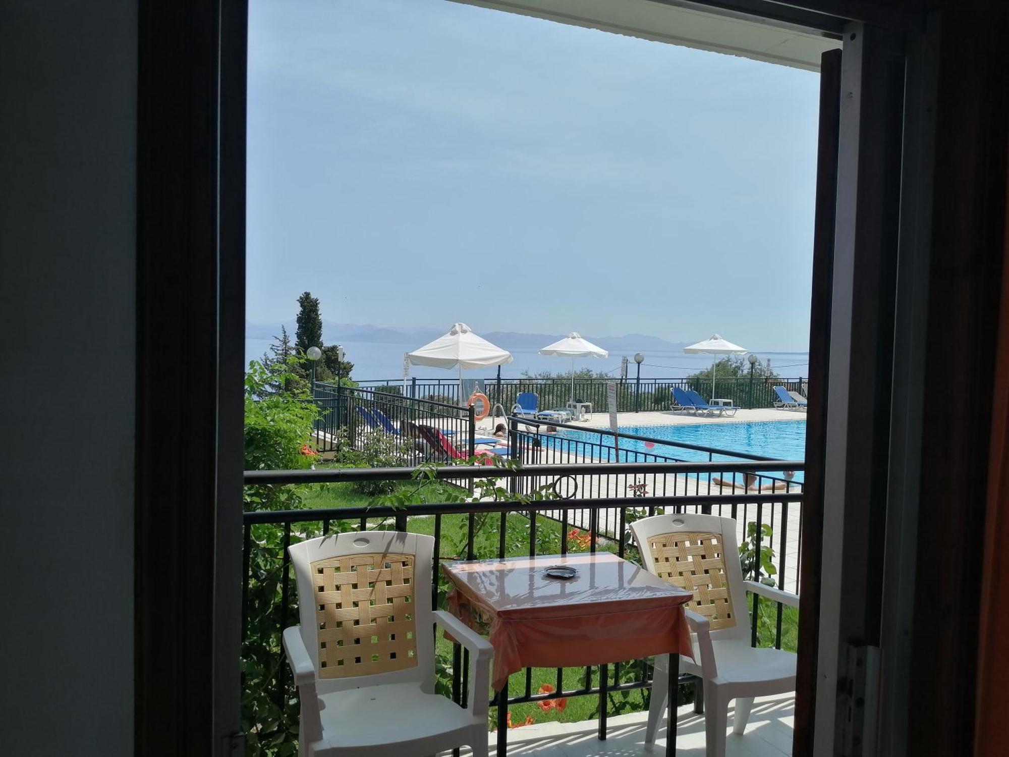 Aronis Apartments Benitses  Luaran gambar