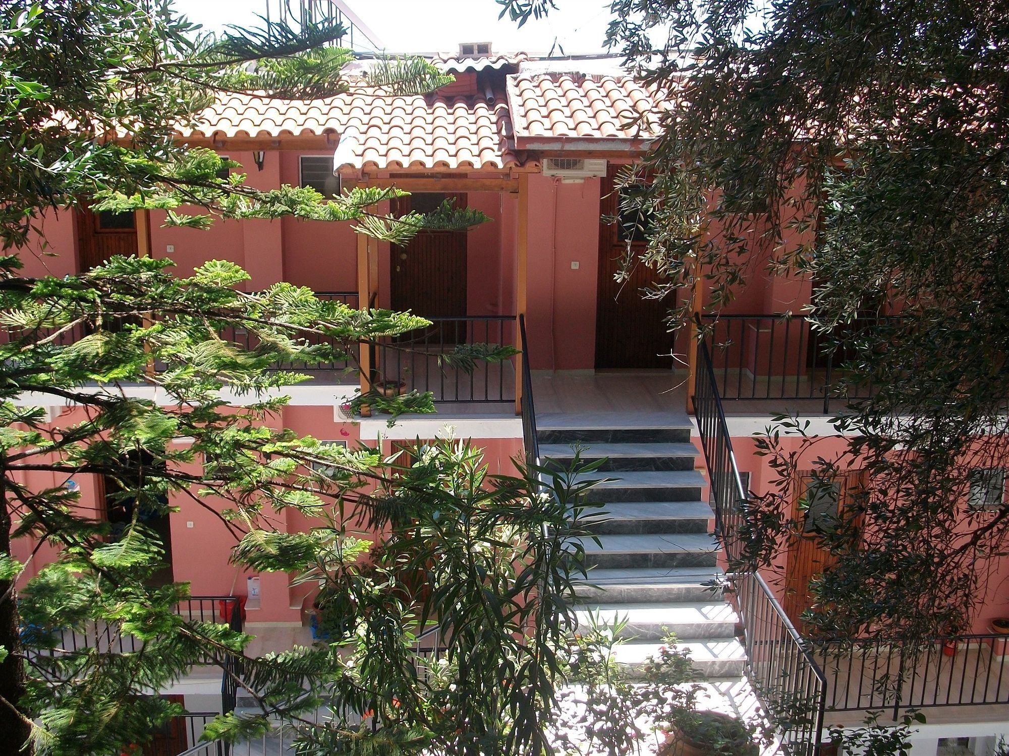 Aronis Apartments Benitses  Luaran gambar