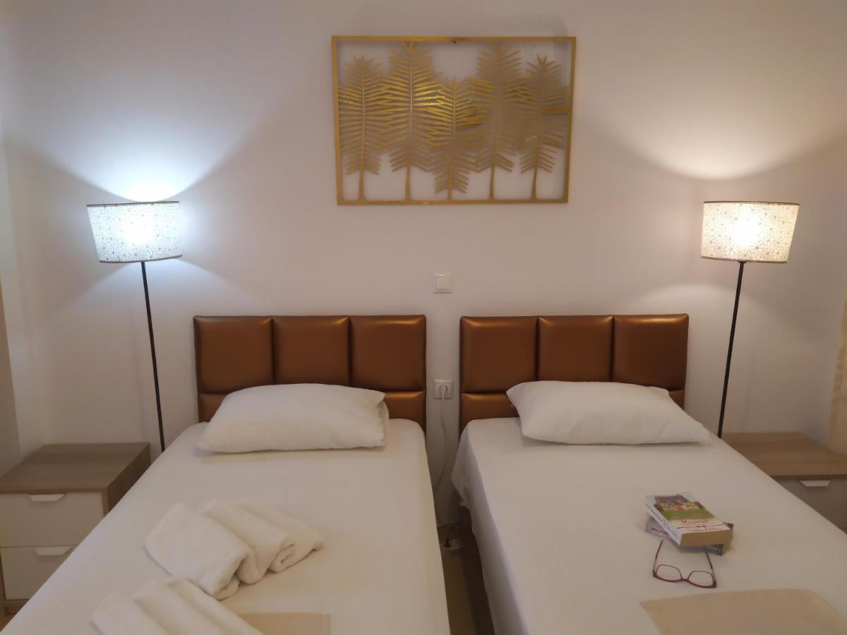 Aronis Apartments Benitses  Luaran gambar